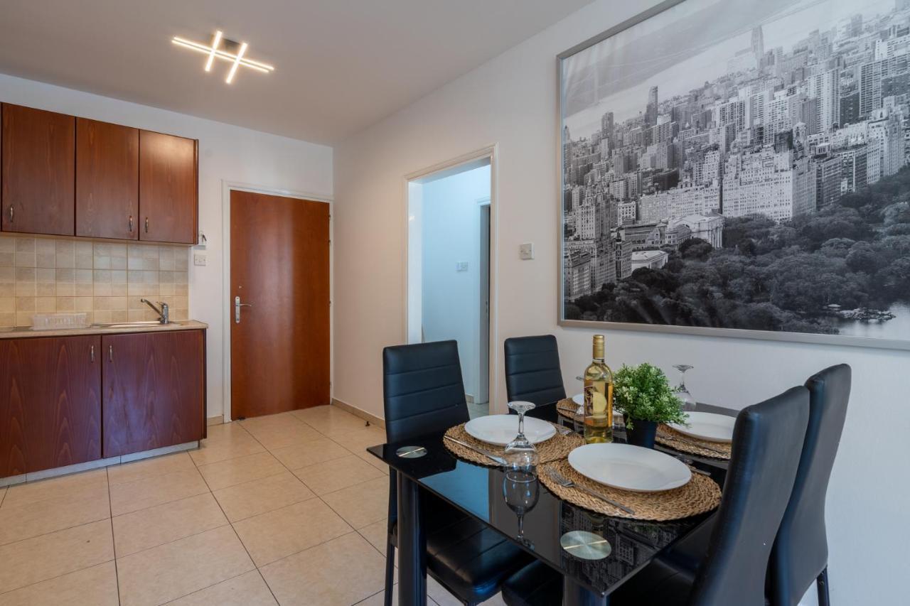 Mia 1-Bedroom Apartment In Larnaca Exterior foto